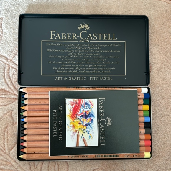 Faber-Castell Pitt Pastel Pencil Color Set of 12 - Picture 2 of 6